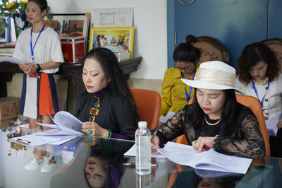 領(lǐng)航山城時(shí)尚，共繪藝術(shù)新篇——重慶女性文化促進(jìn)會(huì)第二屆會(huì)員大會(huì)勝利召開